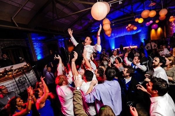 How Much Does It Cost to Hire Wedding Dj?
